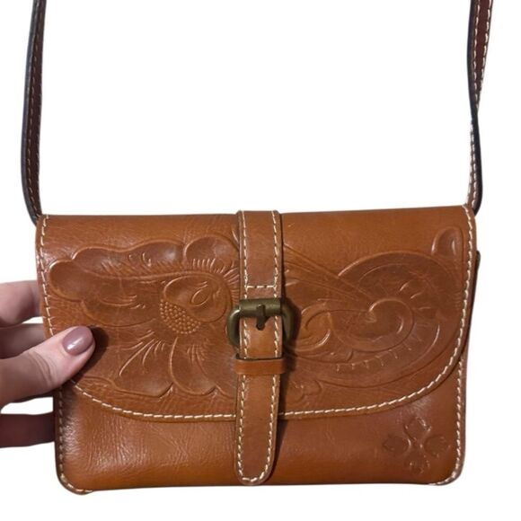 Patricia Nash- Torri Leather Flap Crossbody Burnished Tooled Bag Brass Fixture - Picture 10 of 10